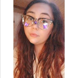 Meet your Posher, Chloe